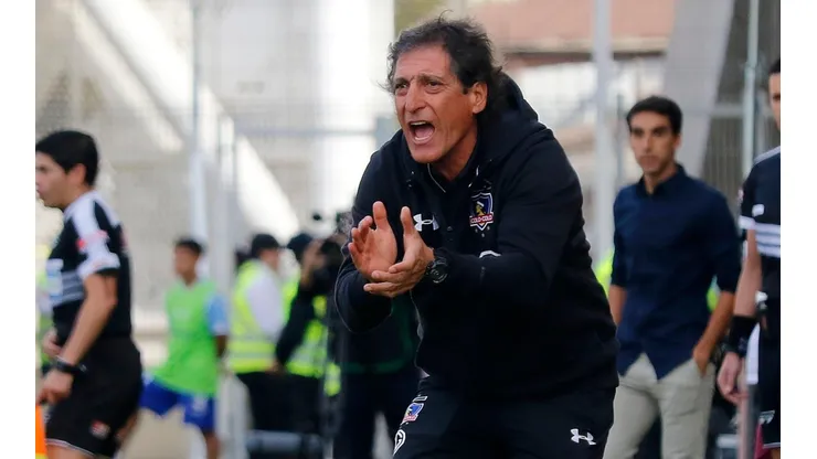 Mario Salas ya mira a lo que se le viene a Colo Colo.