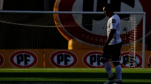 Paredes no pudo completar el partido en el sintético de La Calera.