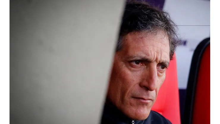 Mario Salas se molestó en la conferencia de prensa.