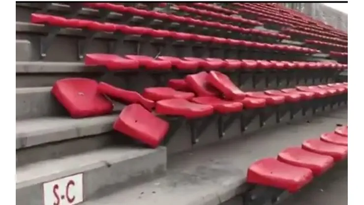 Hinchas de Colo Colo rompieron butacas del remozado estadio de La Calera