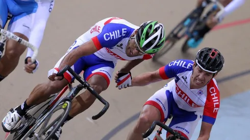 Monín Sepúlveda (casco verde) en su actividad.