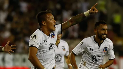 Parraguez celebra su, hasta ahora, único gol con Colo Colo. Va por más.