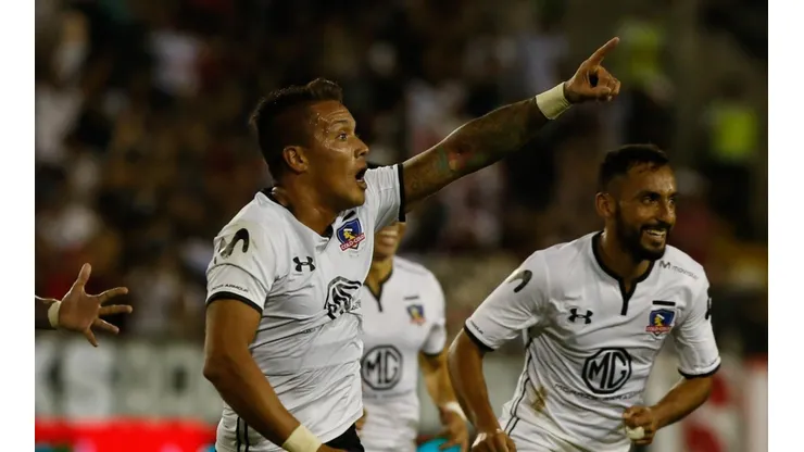 Parraguez celebra su, hasta ahora, único gol con Colo Colo. Va por más.