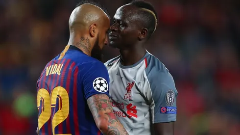 Vidal con Mané en uno de los grandes duelos en los que triunfó.