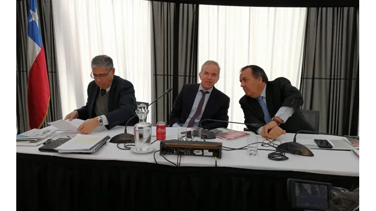 Comenzó la junta de accionistas de Blanco y Negro