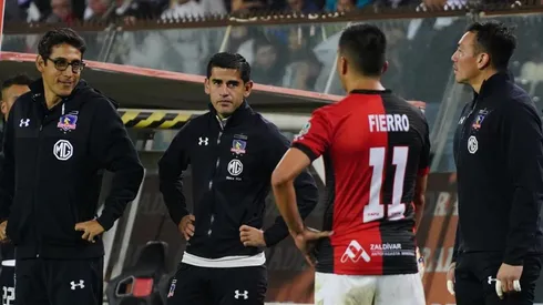 Fierro y Barroso conversaron en un lateral demorado