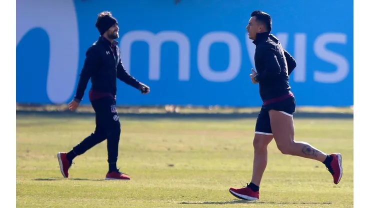 Valdivia y Paredes en una práctica. Saltarán a la cancha el sábado.