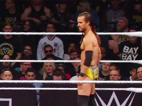 Hincha la rompió con camiseta de Colo Colo 91 en NXT TakeOver