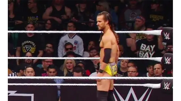 Hincha de Colo Colo en el evento central de NXT TakeOver New York