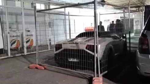 Paredes dejó su auto en el estadio y tuvieron que tomar medidas de precaución