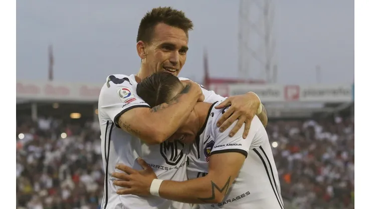 Abrazos que Colo Colo quiere prolongar.