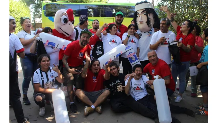 Visita del CSD Colo Colo al Hogar Coanil Los Ceibos en navidad