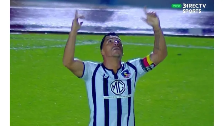 Esteban Paredes su primer gol en la Sudamericana.