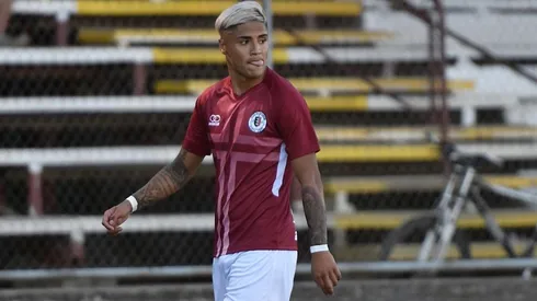 Juan Carlos Gaete anotó el primero de Santa Cruz ante Magallanes