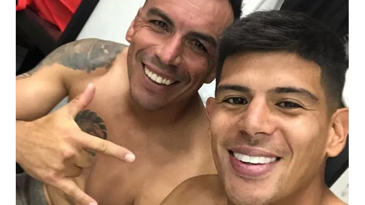 Paredes con Pavez en el camarín.