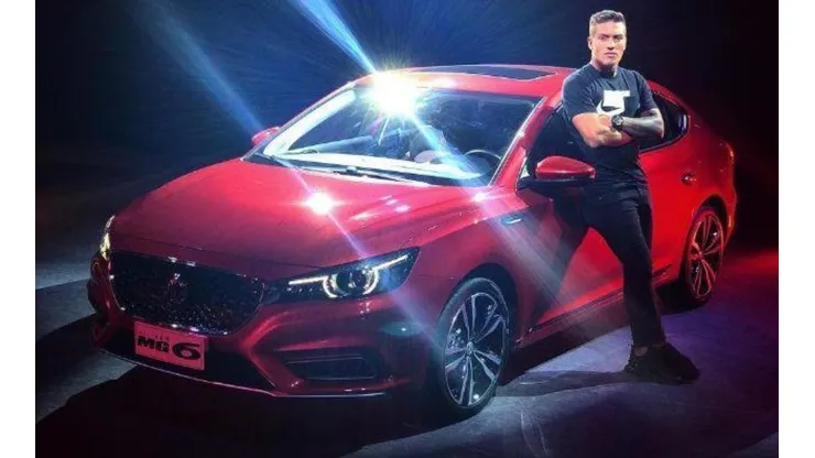 Javier Parraguez representó a Colo Colo en el lanzamiento del nuevo MG6