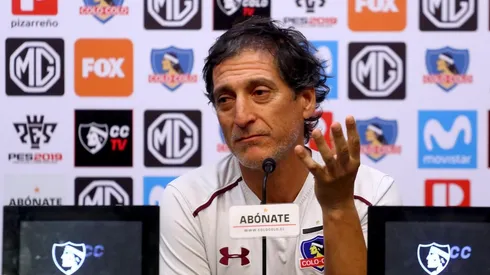 Mario Salas en conferencia.