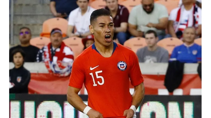 Opazo festeja su primer gol con la Roja.