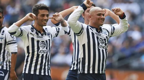 Humberto Suazo anotó dos goles en México y se llevó todos los aplausos