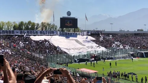 El lienzo en homenaje a Paredes.