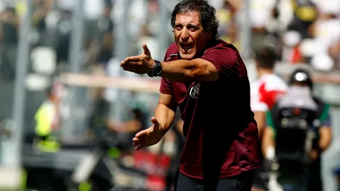 Mario Salas durante el partido ante la UC.
