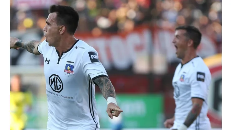 Colo Colo va por más abrazos.