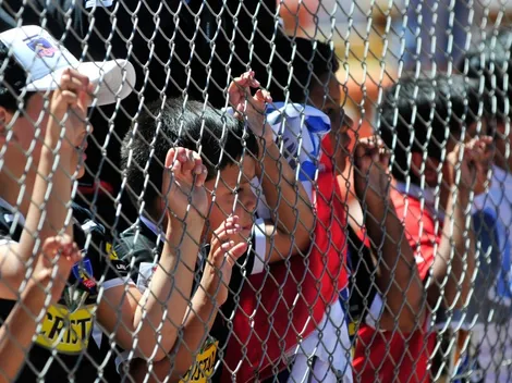 Cobresal hizo sacarse la camiseta a hinchas de Colo Colo