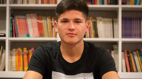 José Sanhueza es citado por primera vez para un partido profesional.