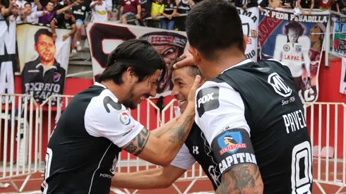 Colo Colo celebra en La Granja.