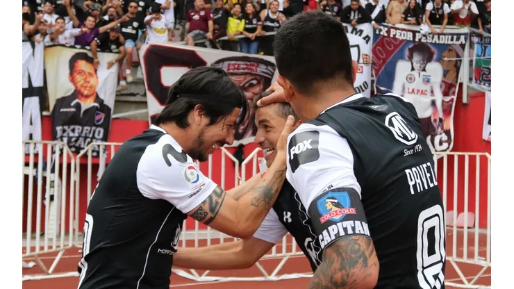 Colo Colo celebra en La Granja.
