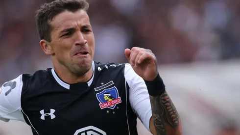 Gabriel Costa celebrando uno de sus dos goles en Curicó.