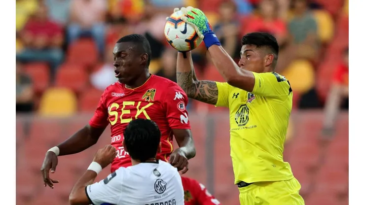 Brayan Cortés en el duelo ante Unión Española en el Santa Laura