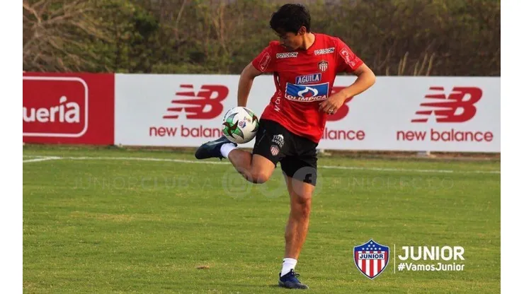 Matías Fernández se lució en el primer entrenamiento con el Junior