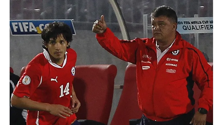 Claudio Borghi y Matías Fernández con la selección.