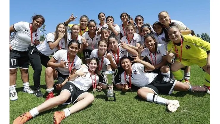Colo Colo convoca a pruebas masivas de jugadoras