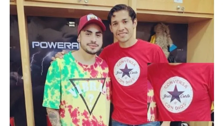 El look religioso de Matigol en su llegada a Colombia