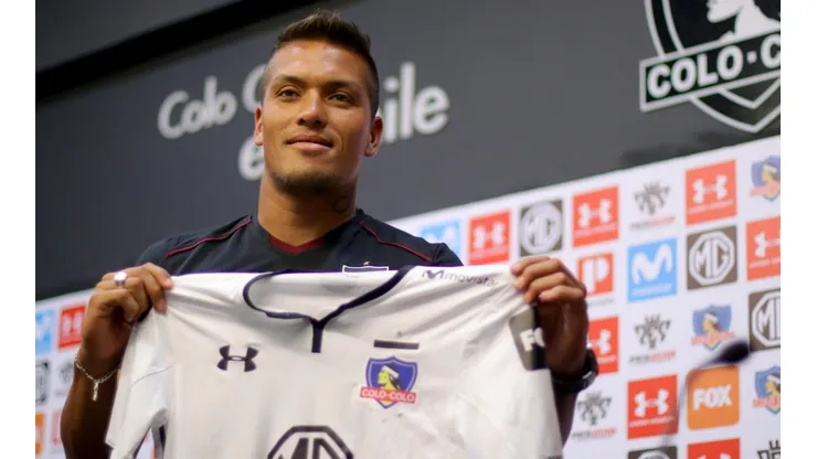 Javier Parraguez presentado en Colo Colo.