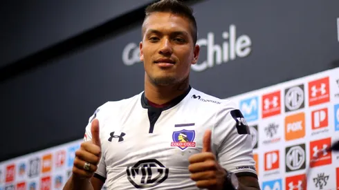 Javier Parraguez presentado en Colo Colo