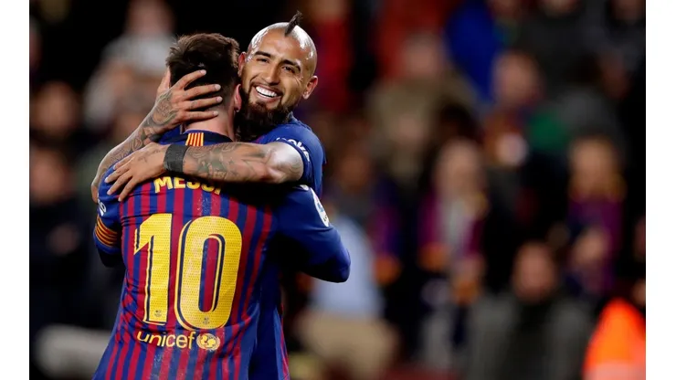 El King celebra con Messi el empate del Barcelona