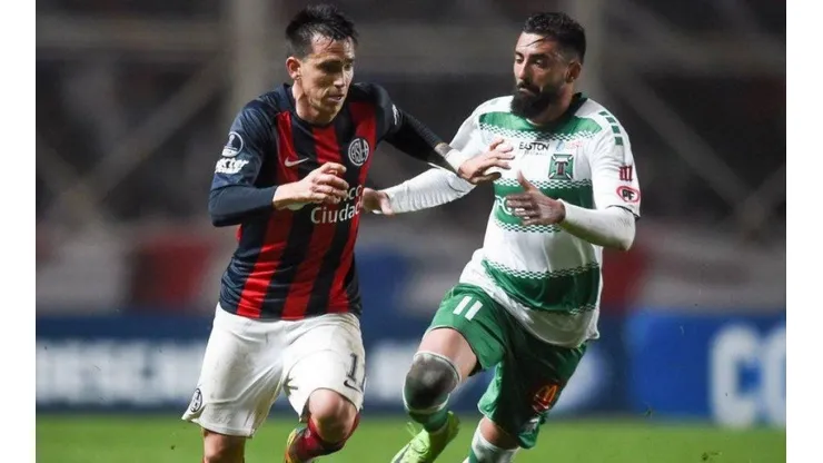 Pablo Mouche defendiendo la camiseta de San Lorenzo