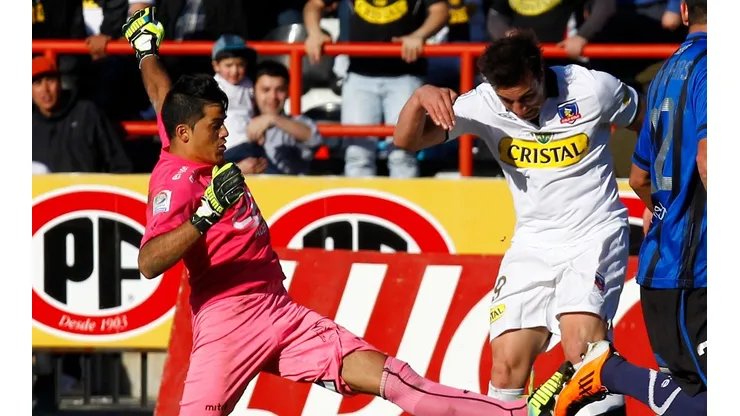 Nery Veloso enfrentando a Colo Colo.