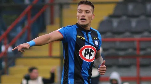 Javier Parraguez celebrando uno de sus 11 goles en 2018. Ahora jugará en Colo Colo.