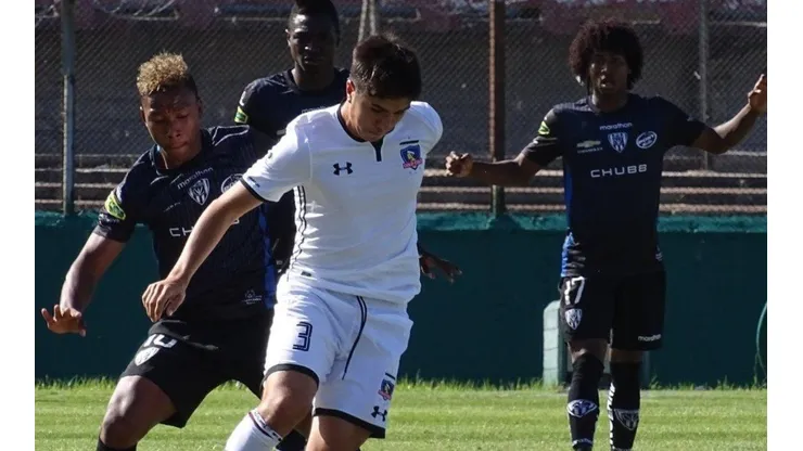 Williams Alarcón jugando por la sub 19.