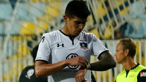 Esteban Pavez lamenta una nueva derrota de Colo Colo.