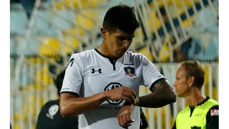 Esteban Pavez lamenta una nueva derrota de Colo Colo.