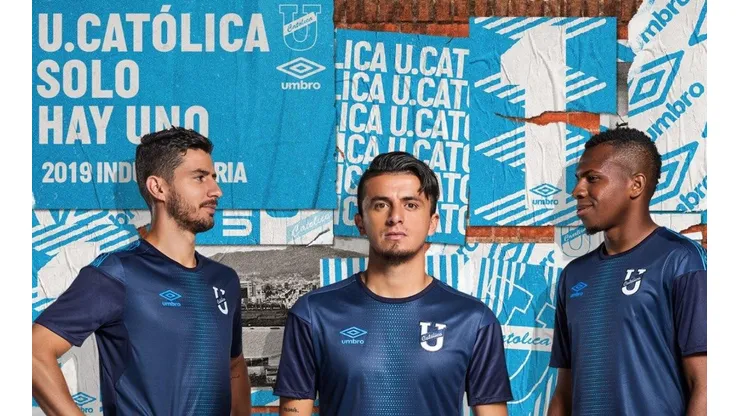 La presentación de la nueva camiseta de la UC de Ecuador. ¿Un palito?