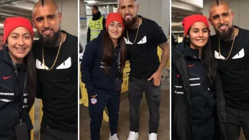Arturo Vidal posando con las seleccionadas nacionales
