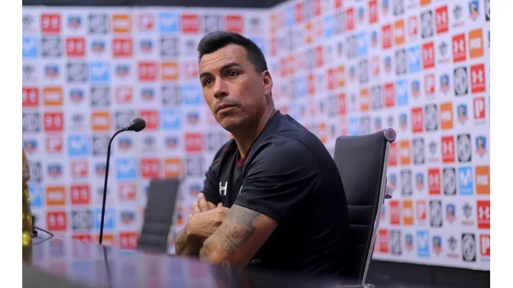 Esteban Paredes no estará en el 11 titular frente a Unión