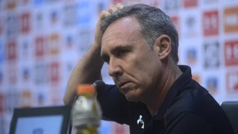 Marcelo Espina es el blanco de las críticas por la falta de refuerzos.