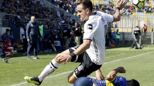 Matías Zaldivia ante Everton